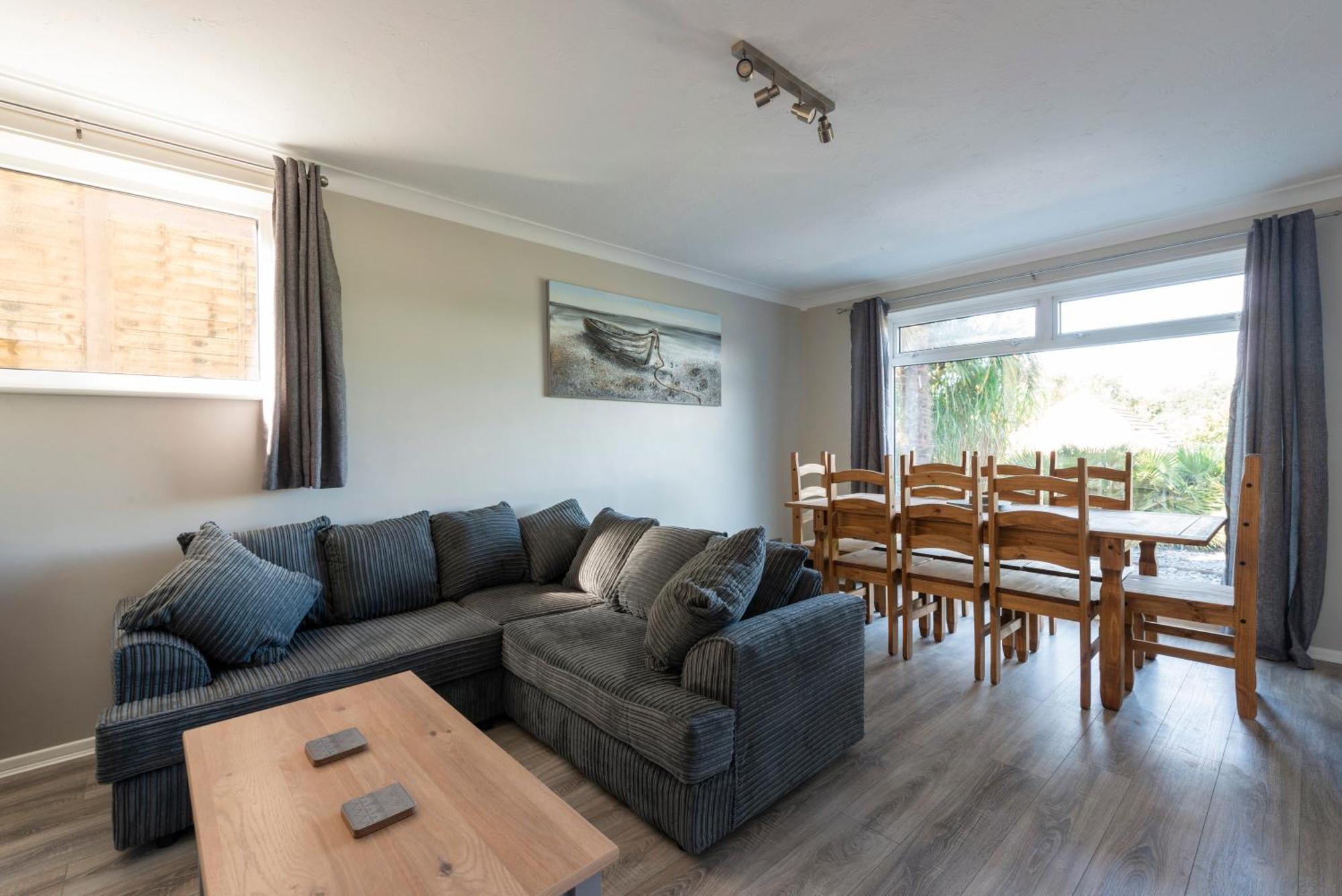 5 Bedroom Detached Beach House Poole Dış mekan fotoğraf