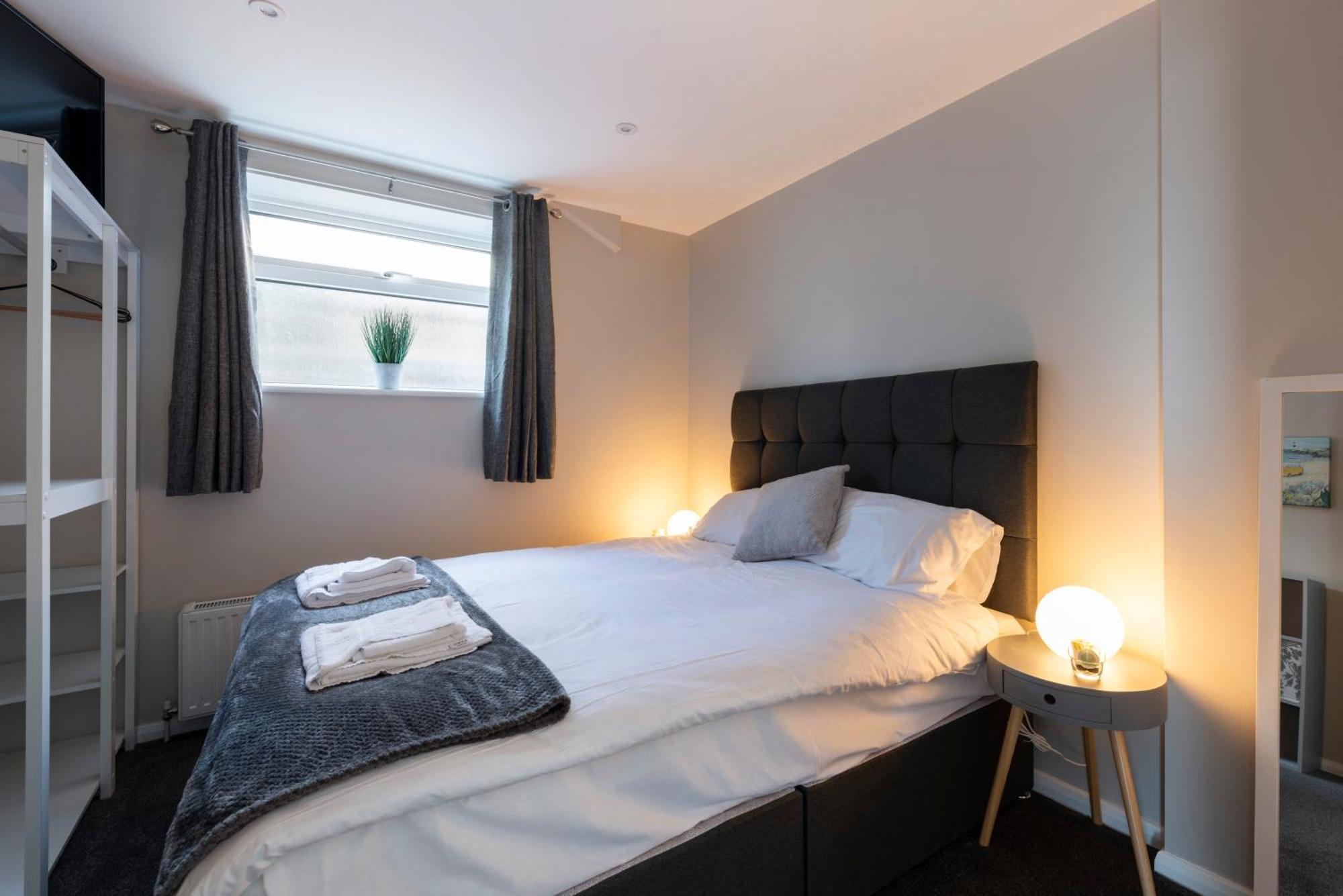 5 Bedroom Detached Beach House Poole Dış mekan fotoğraf