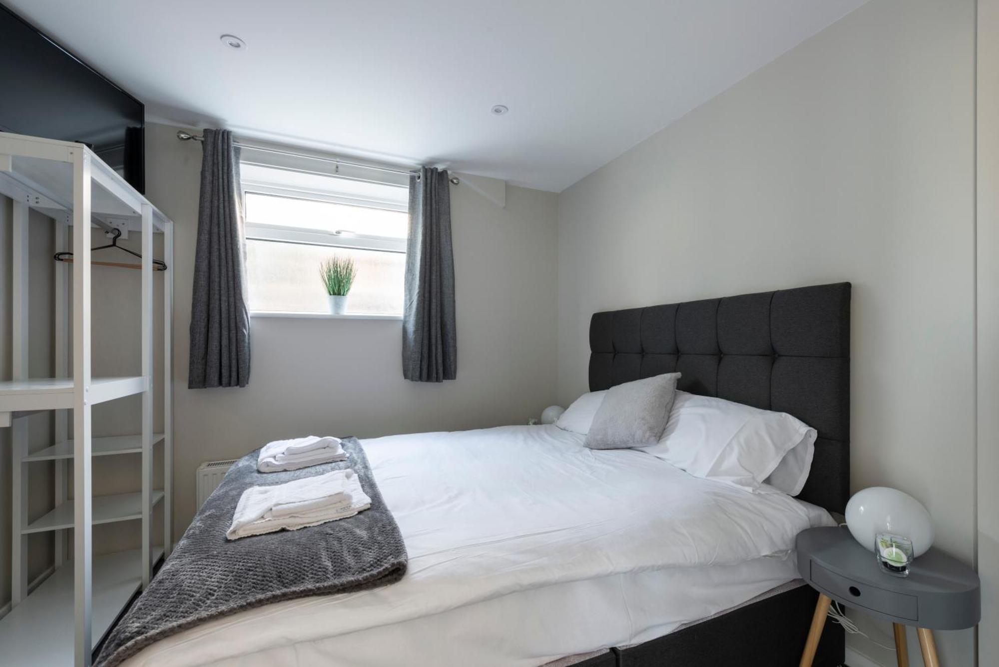 5 Bedroom Detached Beach House Poole Dış mekan fotoğraf